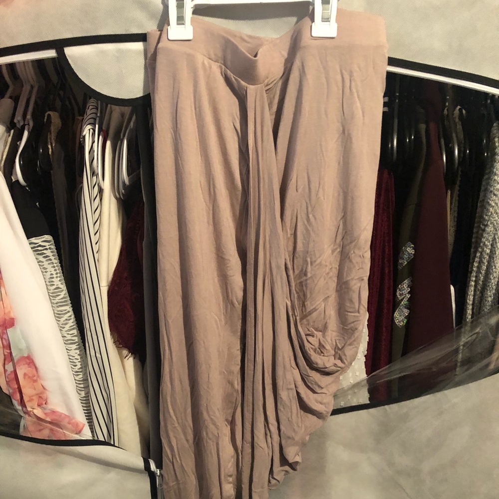 Asymmetrical hem skirt